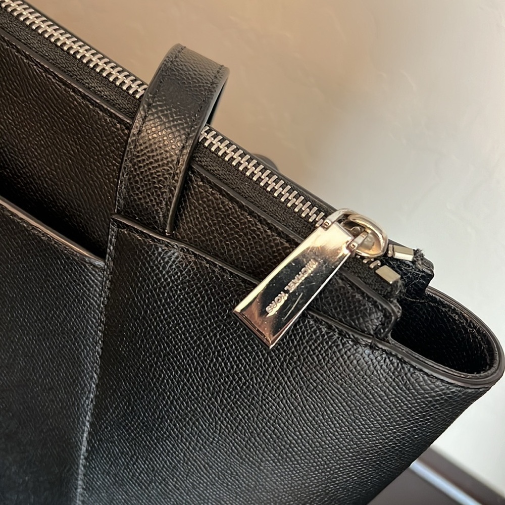 Michael Kors Maddie Medium Leather Tote shoulder bag, black, like new! - Picture 7 of 15